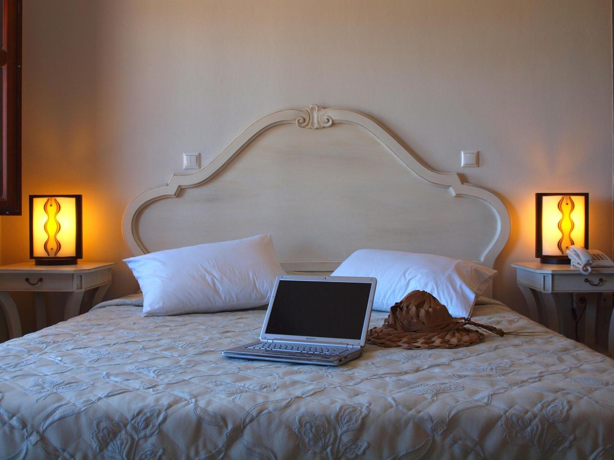 Smaragdi Hotel Perivolos  Esterno foto
